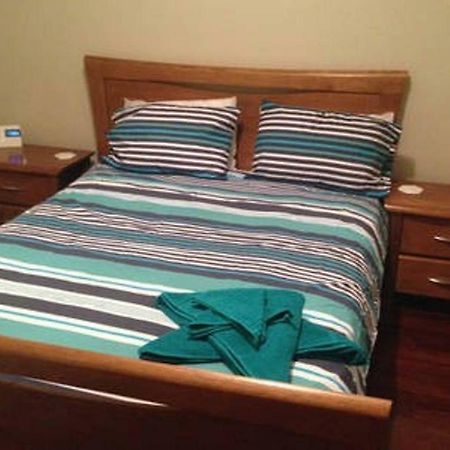 Affordable & Comfortable Apartment On Langley Park パース エクステリア 写真