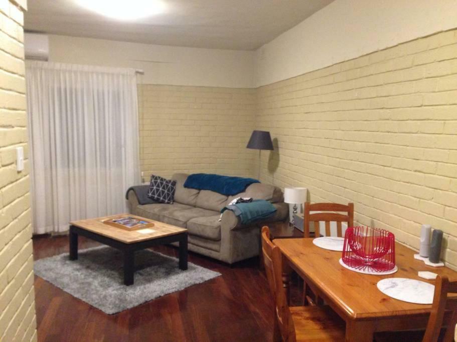 Affordable & Comfortable Apartment On Langley Park パース エクステリア 写真